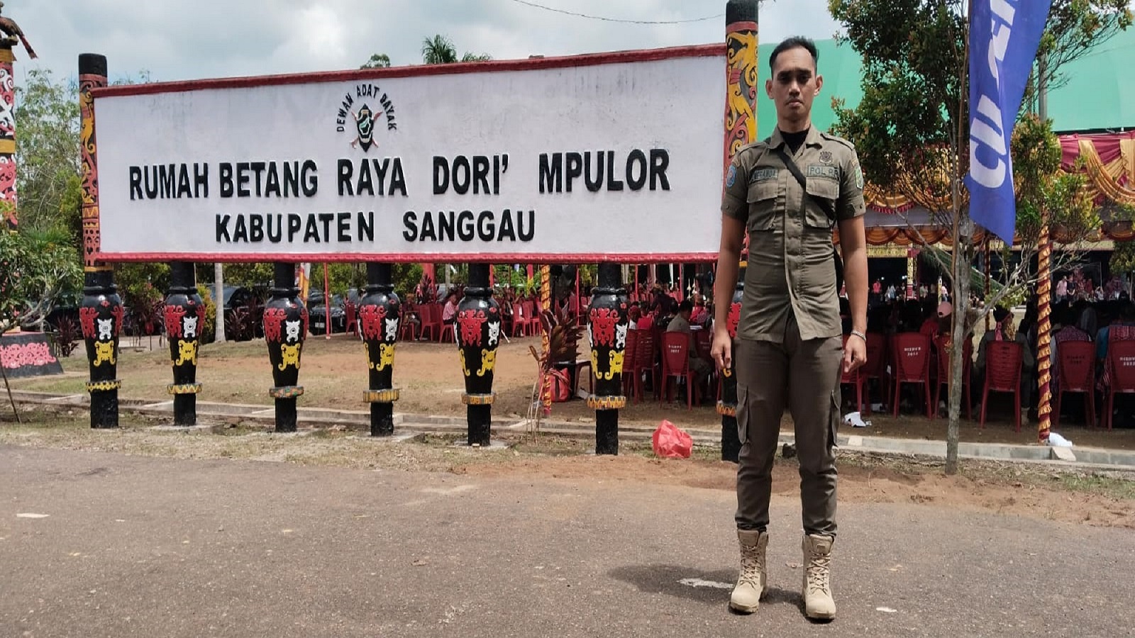 Satpol PP Sanggau Lakukan Pengamanan Pada Pembukaan Gawai Adat Dayak Nosu Minu Podi ke-XXII